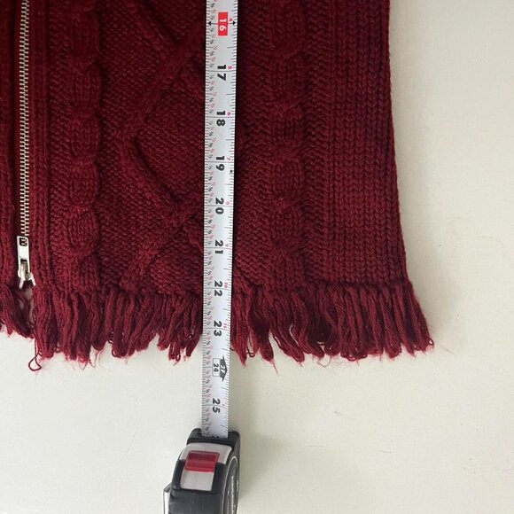 Burgundy cable knit y2k cardigan with fringe detailing and double zipper closure - Picture 7 of 8